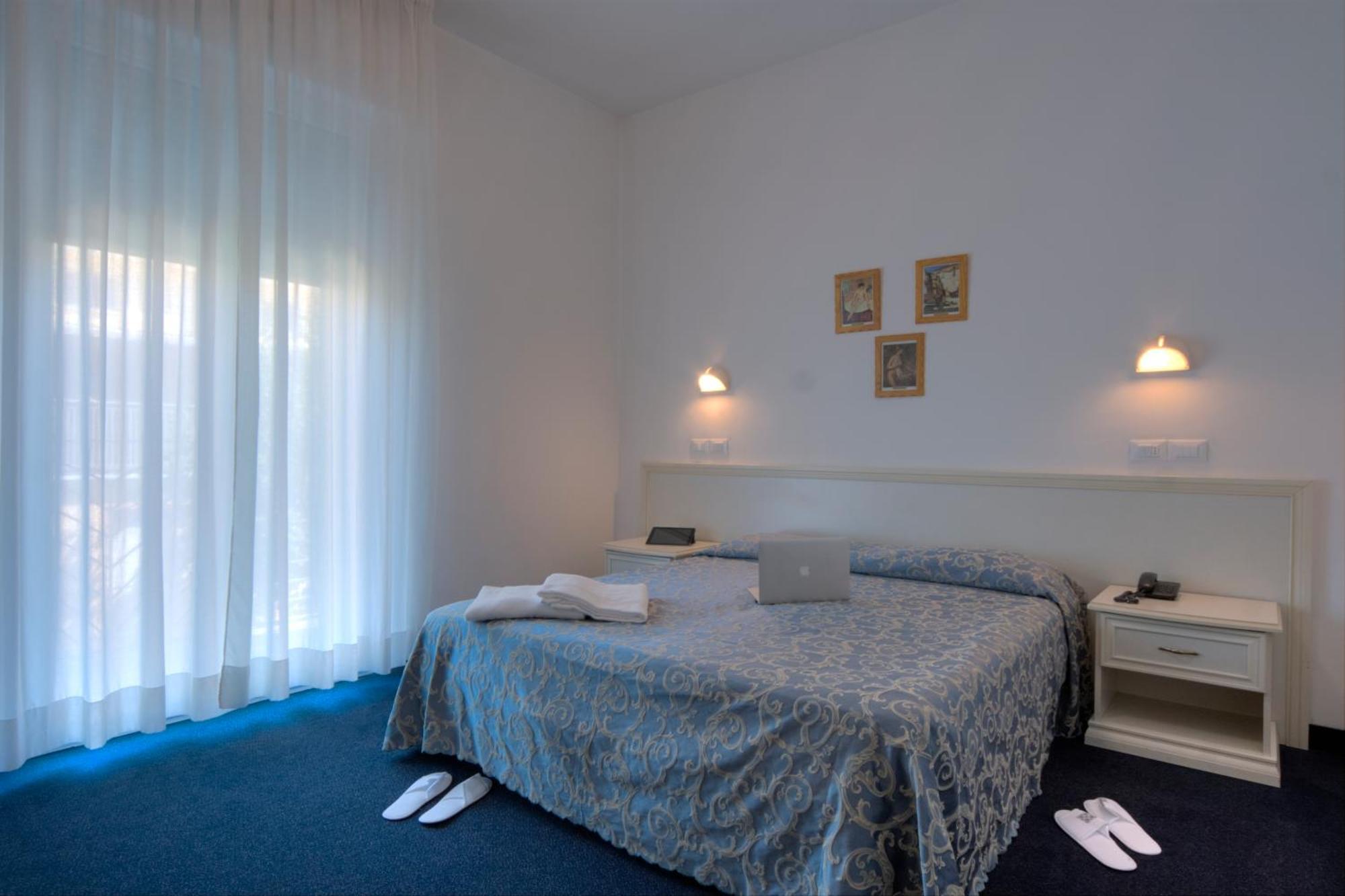 Residence Divina Rimini Exterior photo